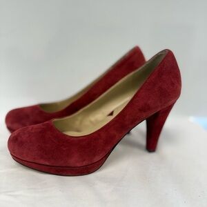 Adrienne Vittadini Faux Suede Shoes Heels Size 7M Dark Mauve/ Red